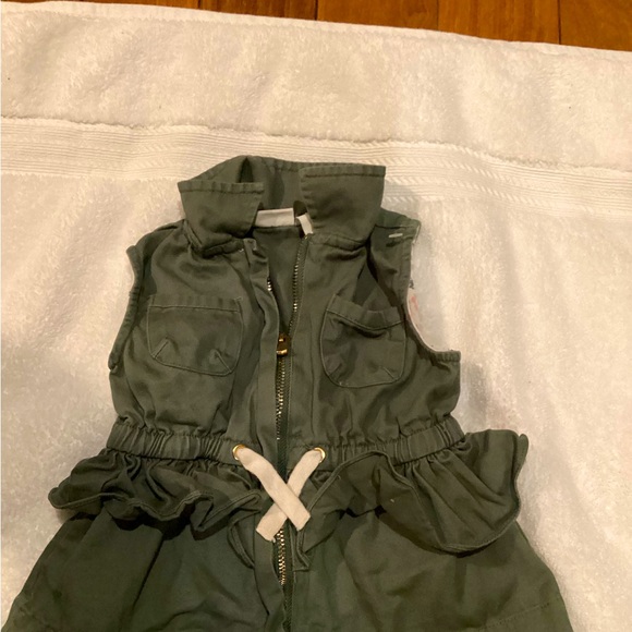 ASPEN KIDS KHAKI GREEN SLEEVELESS ZIP ELASTIC TIE VEST SZ. 24M - Picture 5 of 13